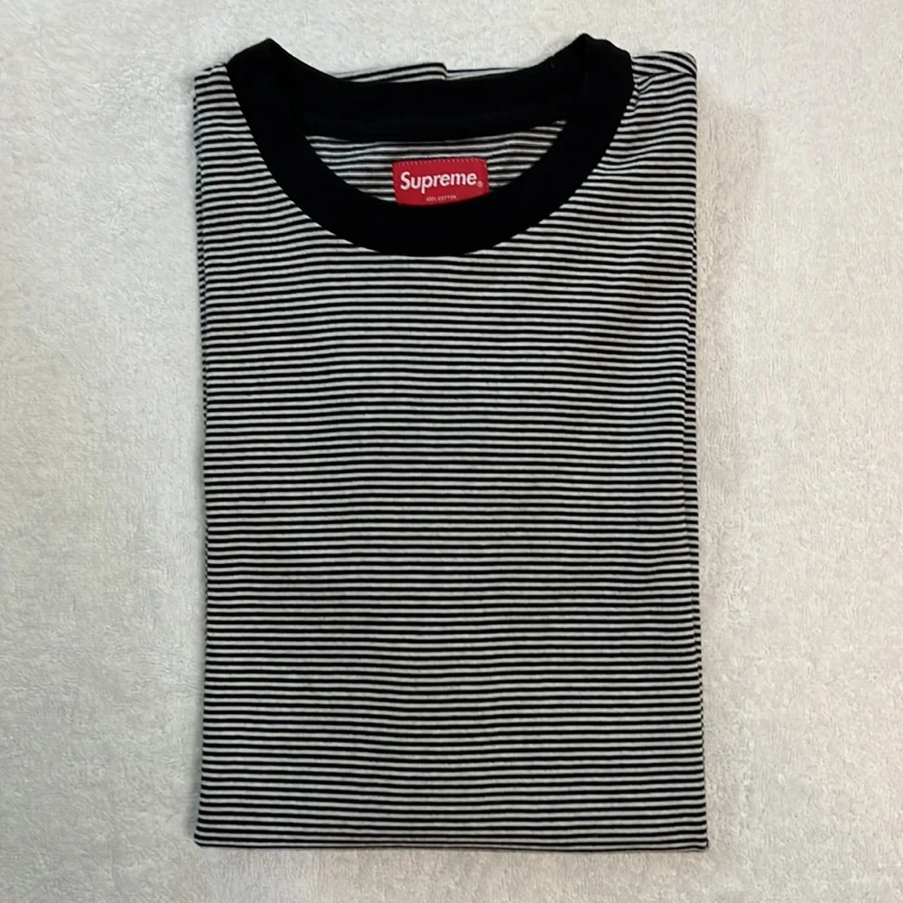 Supreme black & white short sleeve t-shirt, men’s size M - Picture 9 of 9